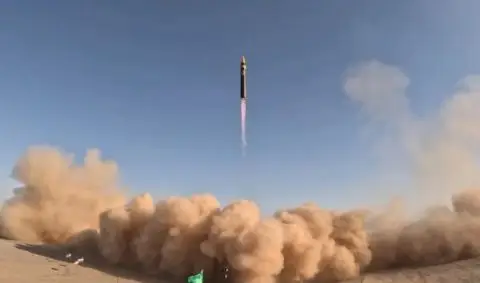 Иранска ракета погоди голема американска база во Катар