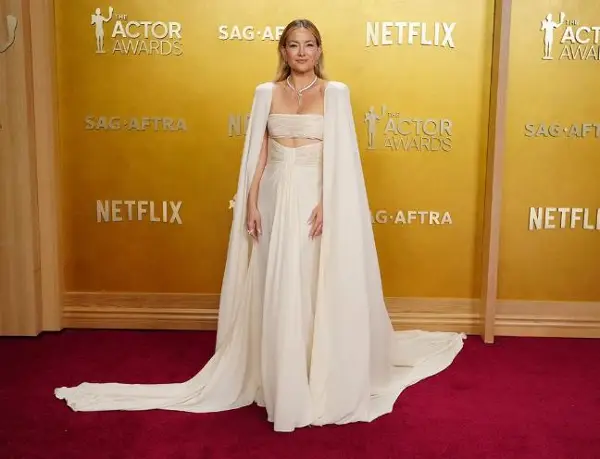 Видео: Кејт Хадсон со накит од половина милион долари и фустан како принцеза