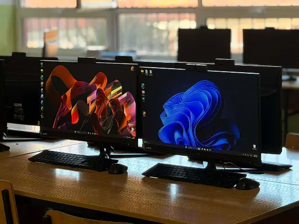 Нови компјутери за учениците во ООУ „Мирче Ацев“ во Општина Ѓорче Петров