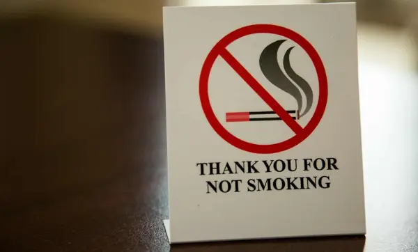 Алтернативните никотински производи под рестрикции, иако во други земји се дел од стратегијата за откажување од пушење