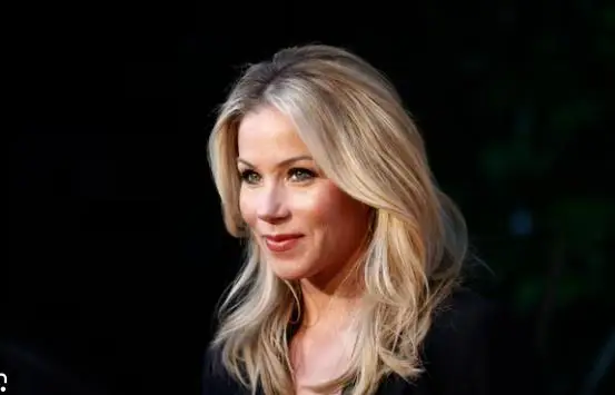 Кристина Еплгејт во новите мемоари проговори за борбата со анорексијата