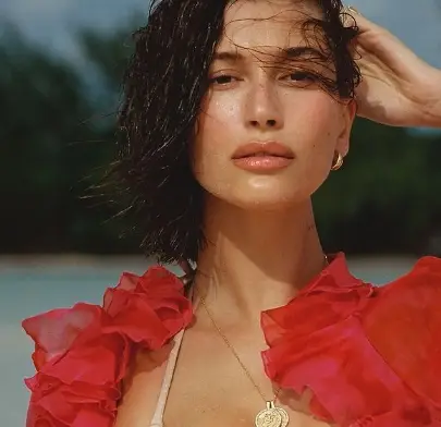 Хејли Бибер за бременоста: Мислев дека ќе се породам рано, но моето тело имаше свој план