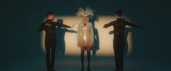 (Видео) Kaly го осветлува денс подиумот со „Моето Сонце“