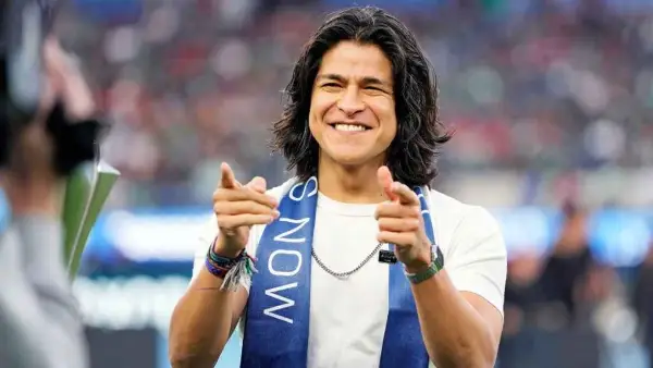 Холивудска приказна на теренот: Насмевката на Дани Рохас се сели од „Тед Ласо“ во професионалниот фудбал!