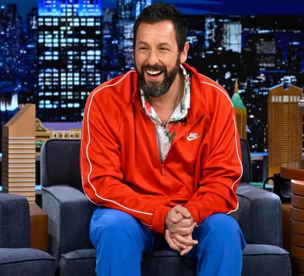 Адам Сендлер ќе го замени Кристијан Бејл во „Тајм аут“