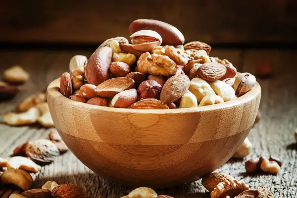 Јаткасти плодови кои помагаат во намалување на крвниот притисок