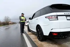 Одземени 5 возила во акција на полицијата на патиштата во Гостивар