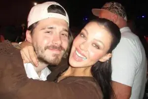 ФОТО+ВИДЕО | Бруклин Бекам го прослави роденденот со неговата сакана Никола, ги игнорираше честитките од Викторија и Дејвид