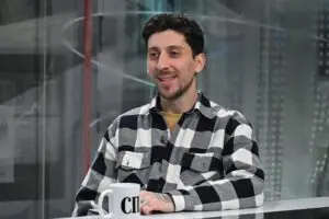 ВИДЕОИНТЕРВЈУ | Георги Божиков: Сѐ што е околу нас е апсурд